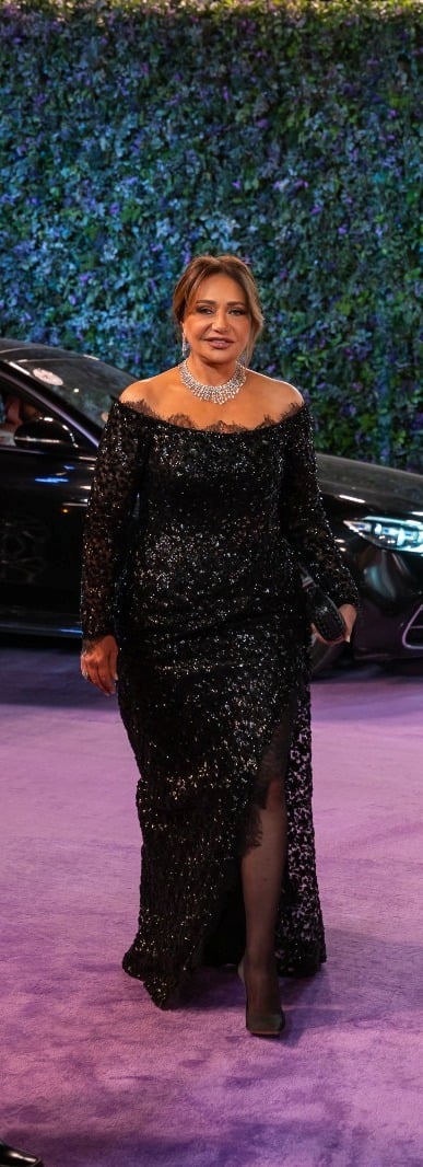 إطلالة ليلى علوي بالترتر