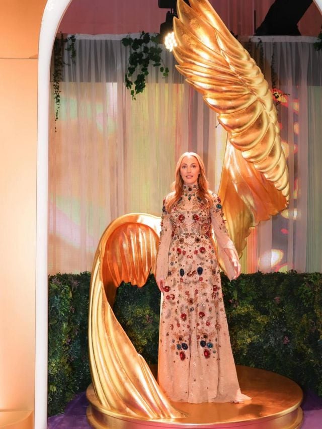 مريم أوزيرلي تخطف الأنظار في Joy Awards 