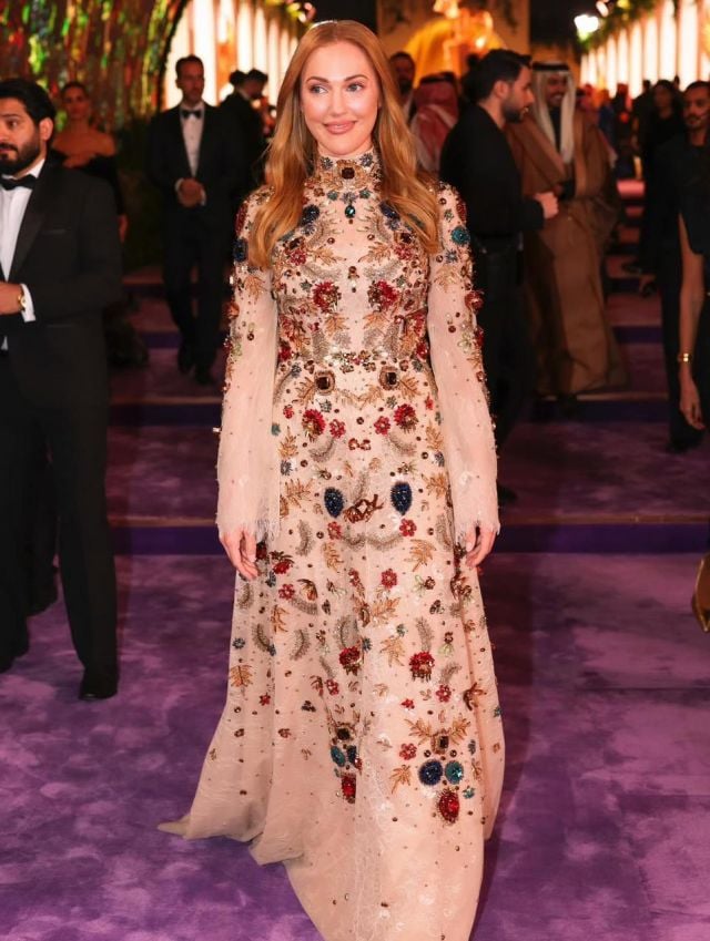 مريم أوزيرلي تخطف الأنظار في Joy Awards 