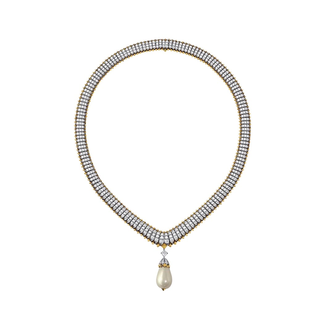 عقد من مجموعة مجوهرات Tiffany & Co