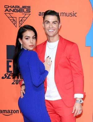 رونالدو قد يبيع قصر أحلامه من أجل حفل زفاف جورجينا!