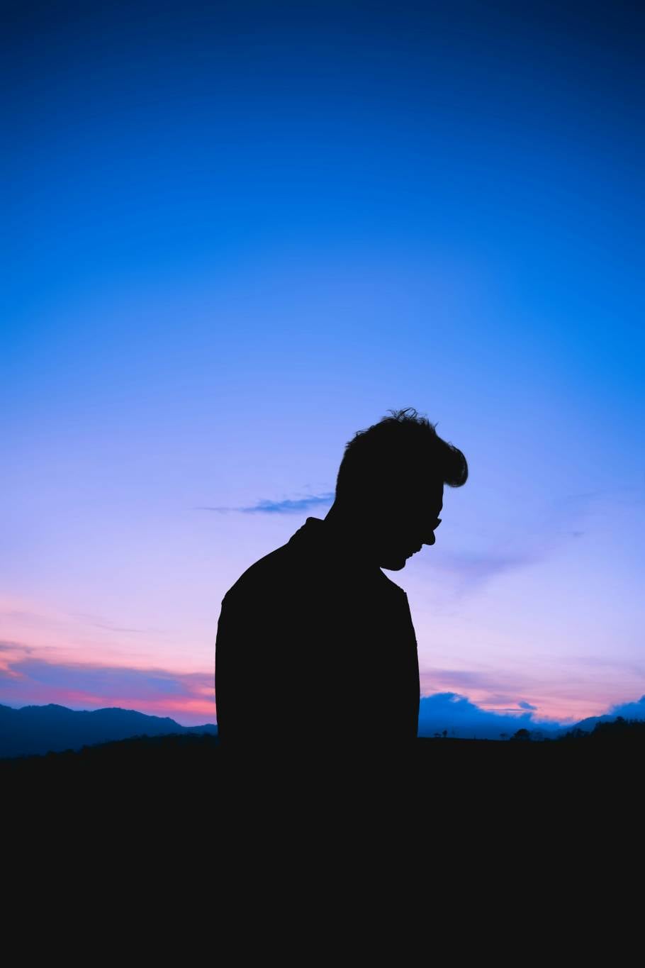 نجم عالمي ينهي حياته بطريقة مأسوية | مجلة لها