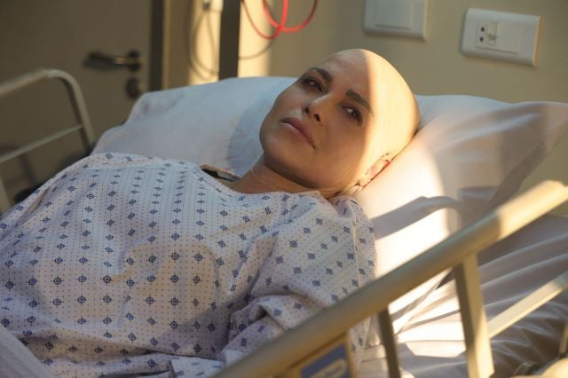 النجمة رندلى قديح من دون شعر