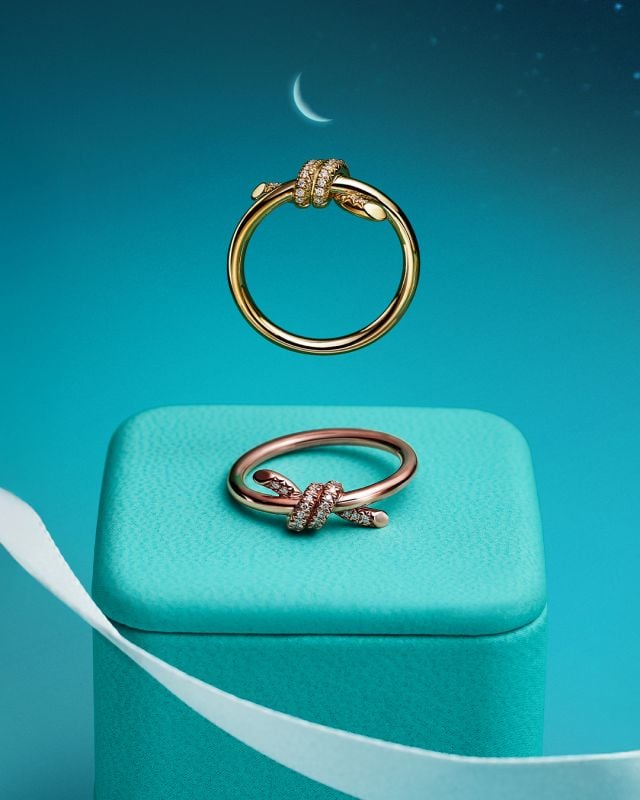 من مجموعة مجوهرات Tiffany Knot