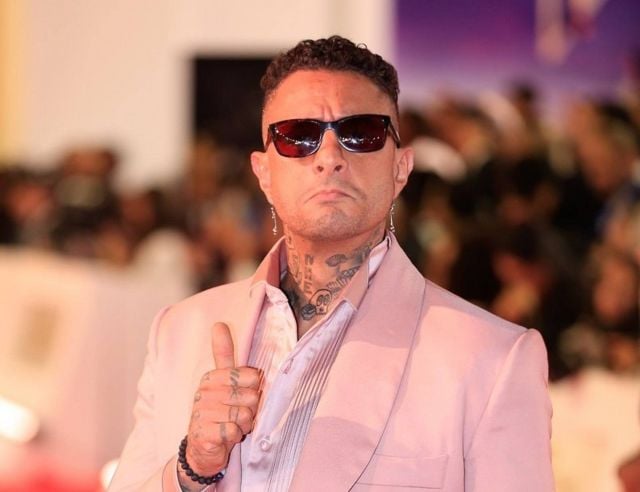 أحمد الفيشاوي يتذكر والدته سمية الألفي بصورة من الطفولة