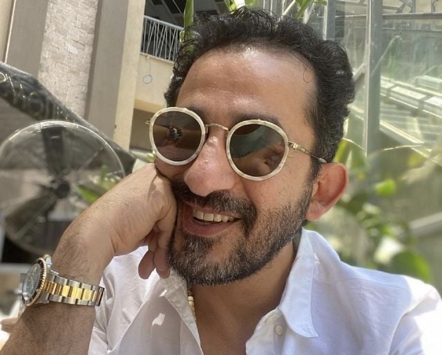 شقيقة أحمد حلمي تعلن مرض والدتهما وهو يثير الجدل