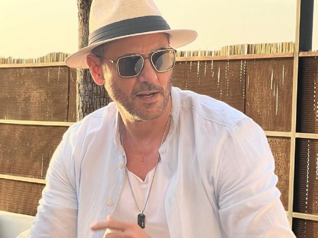  أحمد عز يتحدث عن تجربة عمله مع مونيكا بيلوتشي (فيديو)