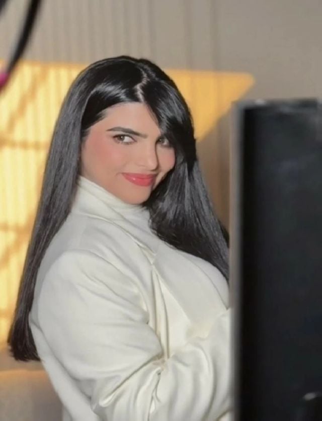 سارة الودعاني بعد خلع الحجاب