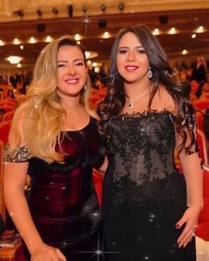 دنيا سمير غانم تعلّق على ظهورها مع شقيقتها إيمي في برنامج "أبلة فاهيتا"