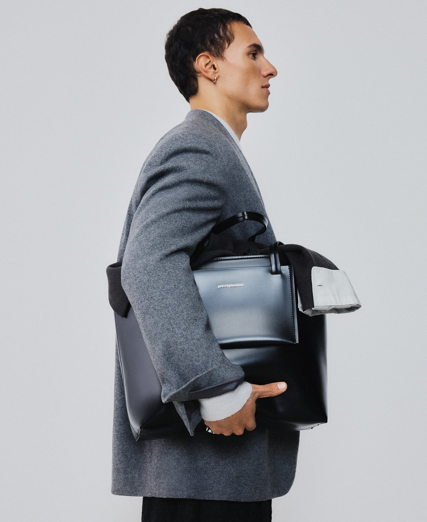 من علامة أدولفو دومينغيز مجموعة ربيع وصيف 2026  