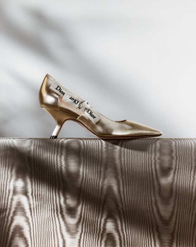 حذاء أنيق من 