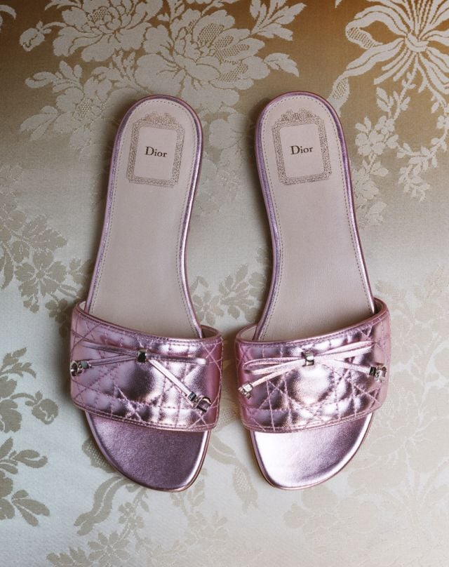 فخامة تُرى وتُحسّ مع كل خطوة مع حذاء 