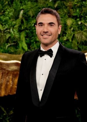 مؤلف شهير يتهم صنّاع مسلسل أحمد عز بسرقته