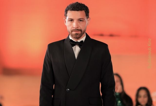 زوجة محمود حجازي تفجّر مفاجأة عن قراره منع سفر ابنه معها