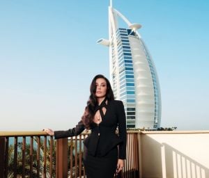 الأسود يوحّد إطلالات النجمات هذا الأسبوع