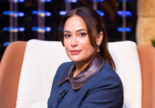 أشرف زكي يتدخل لحل أزمة هند صبري ومها نصار 