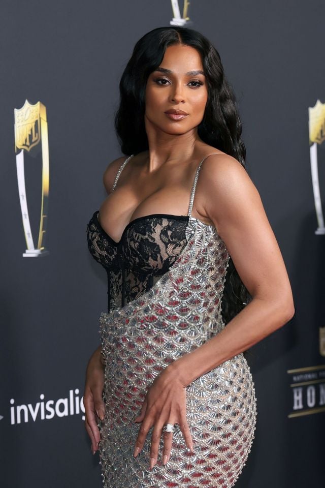 فستان سيارا