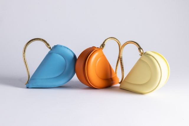 حقيبة من بولغري بألوان عدة