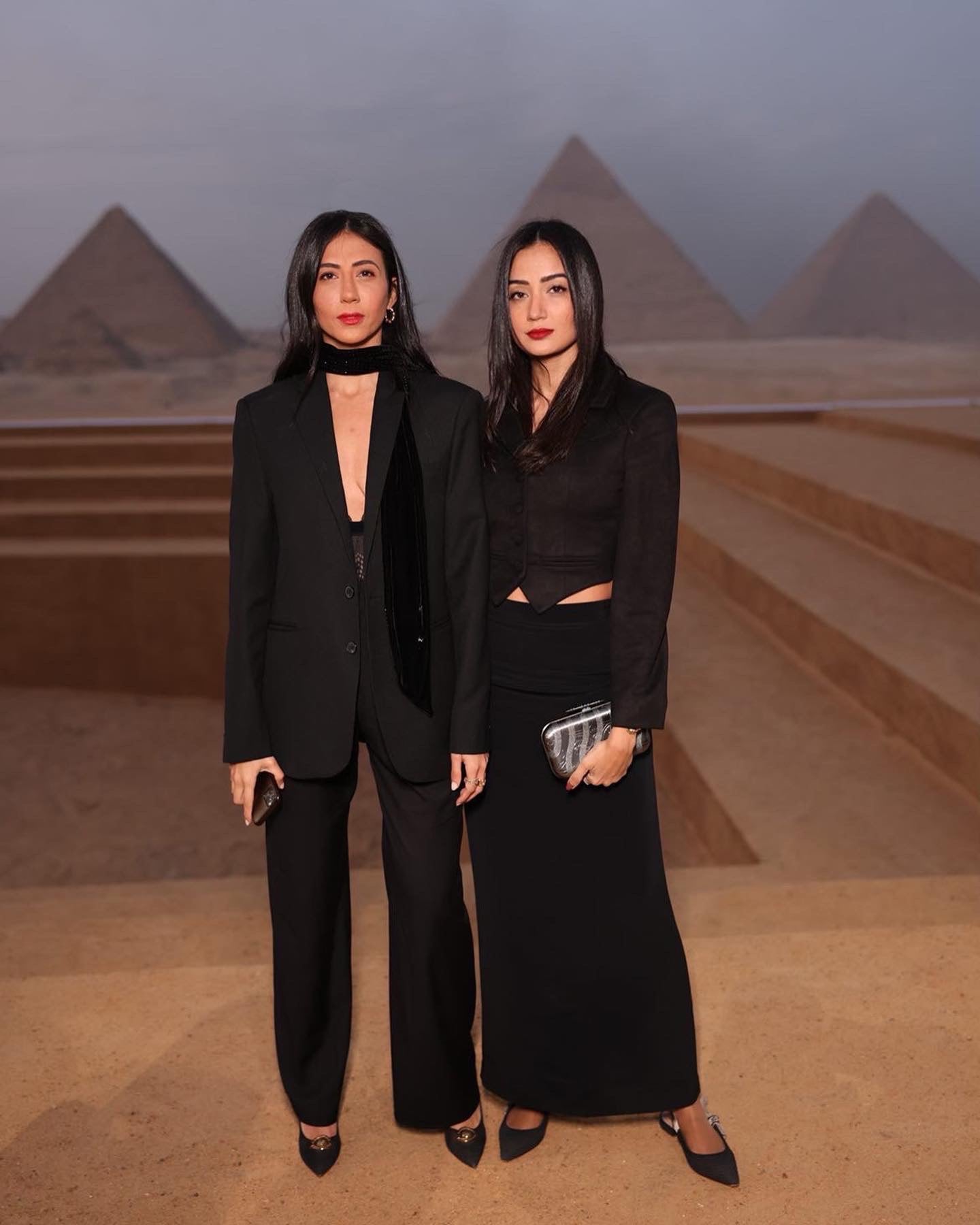 الأختين مُناز  وآية عبد الرؤوف