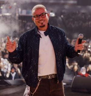 عمرو دياب على رأس قائمة 100 فنان عربي للأسبوع الخمسين