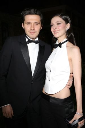 بسبب زوجته... بروكلين بيكهام يتخلى عن وشوم خاصة بوالديه