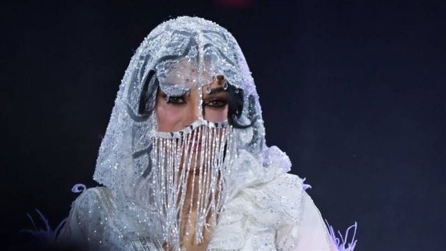 هيفاء وهبي بالبرقع