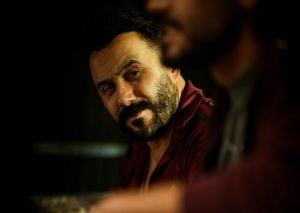 شمس المولود في قبر يبحث عن هويته في مسلسل "بخمس أرواح"