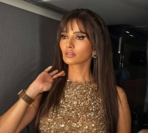 زينة توثّق احتفالها بيوم ميلادها مع أصدقائها من خارج الوسط (فيديو)