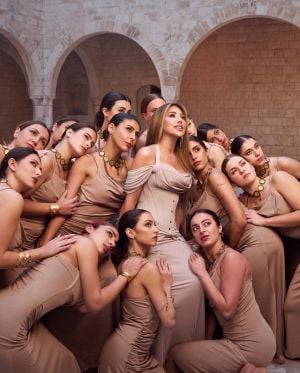 فساتين الكورسيه تتألق على السجادة الحمراء مع النجمات العربيات