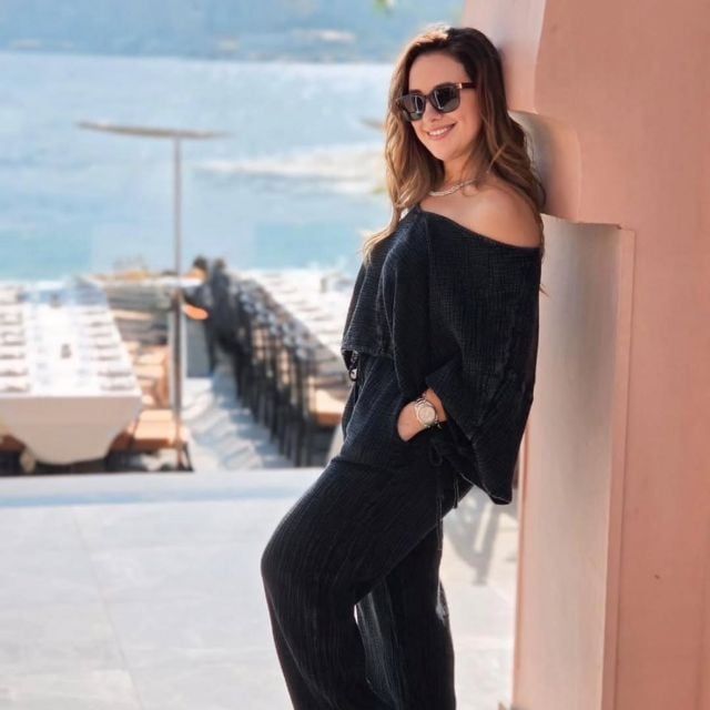 الفنانة شيري عادل