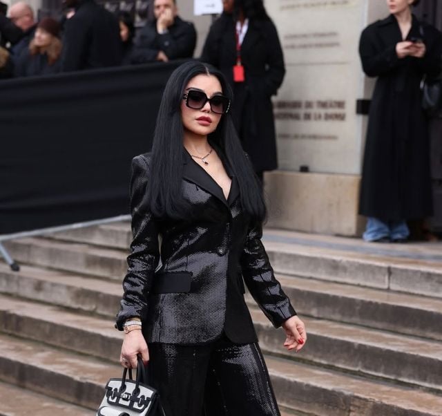 ساعات هيفاء وهبي الفخمة في باريس محط اهتمام الجمهور