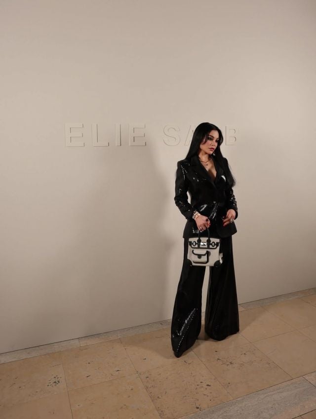 هيفاء وهبي في عرض ايلي صعب