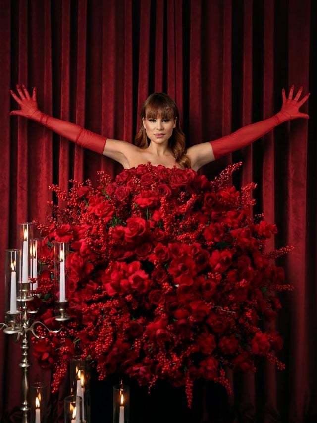 كارول سماحة تلفت الأنظار بأناقتها المبتكرة في يوم الحب