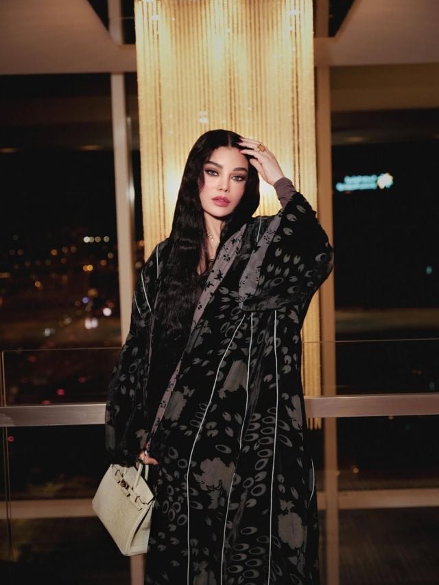 هيفاء وهبي بإطلالة رمضانية ناعمة