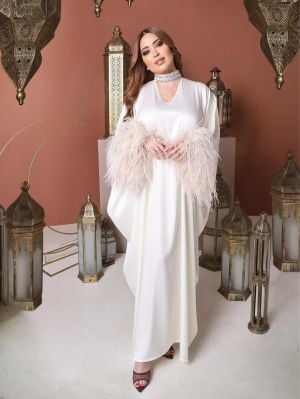 نسرين طافش بإطلالة رمضانية أنيقة باللون الأبيض