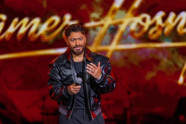 تامر حسني يكشف جانباً مؤلماً من طفولته ومعاناته من التنمر (فيديو)