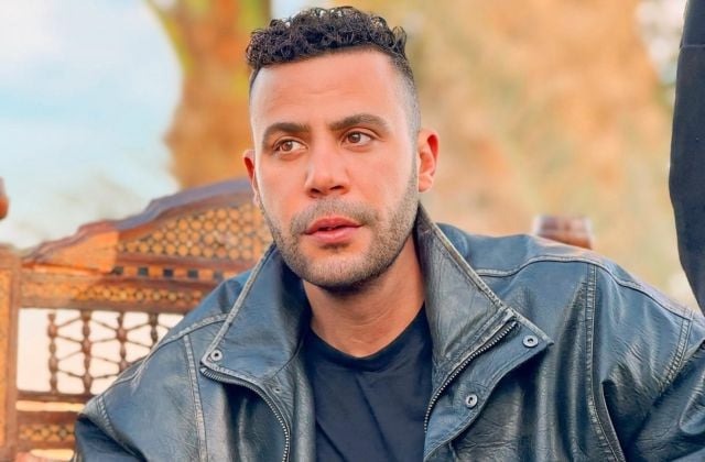 محمد إمام يروج لمسلسلة الجديد بصورة رومانسية