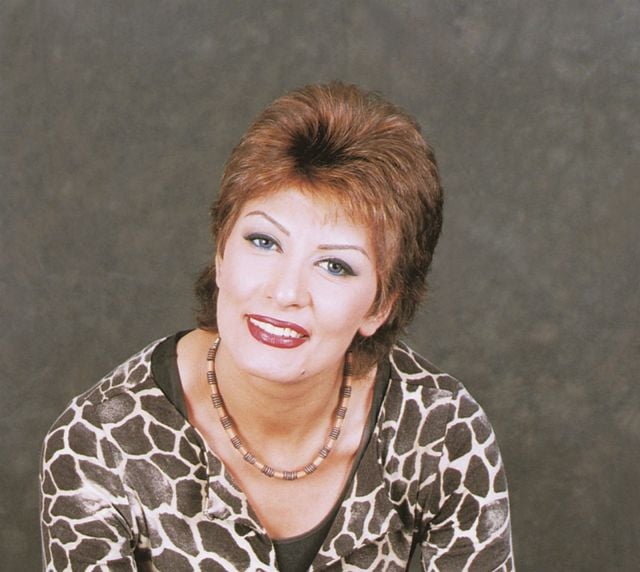 سماح أنور تعلن للمرة الأولى اسم والد نجلها (فيديو)