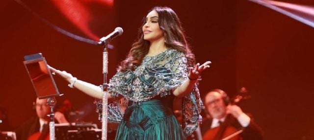 لماذا تعشق أحلام الأزياء المطرزة في إطلالاتها؟