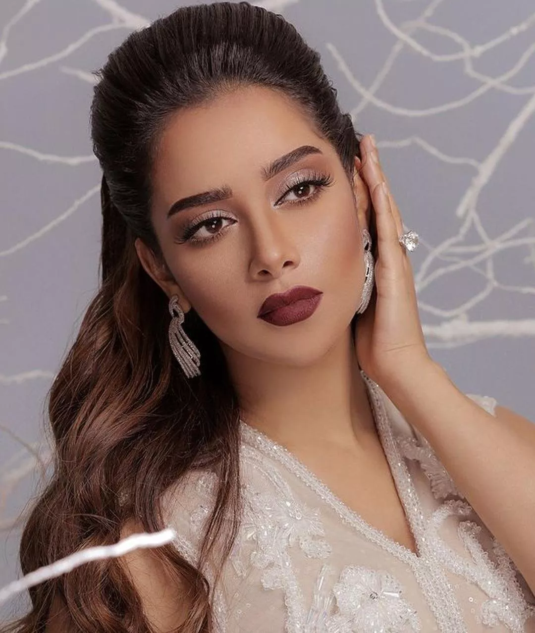 تسريحات بف ناعمة ريترو نصف رفعة