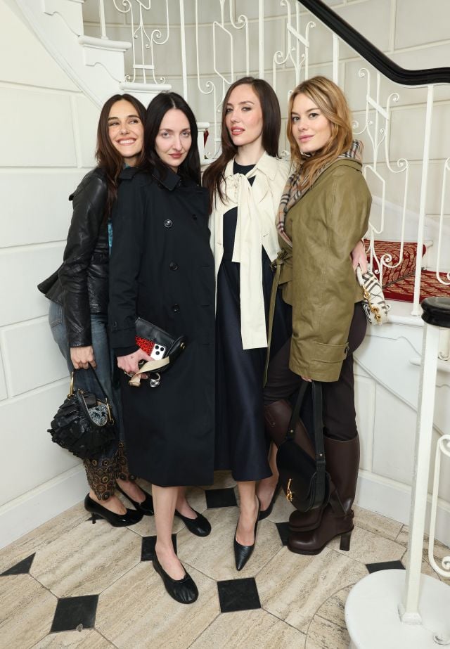 كاميل روي وسيدني كارلسون وتيش وينستوك وديفون لي كارلسون