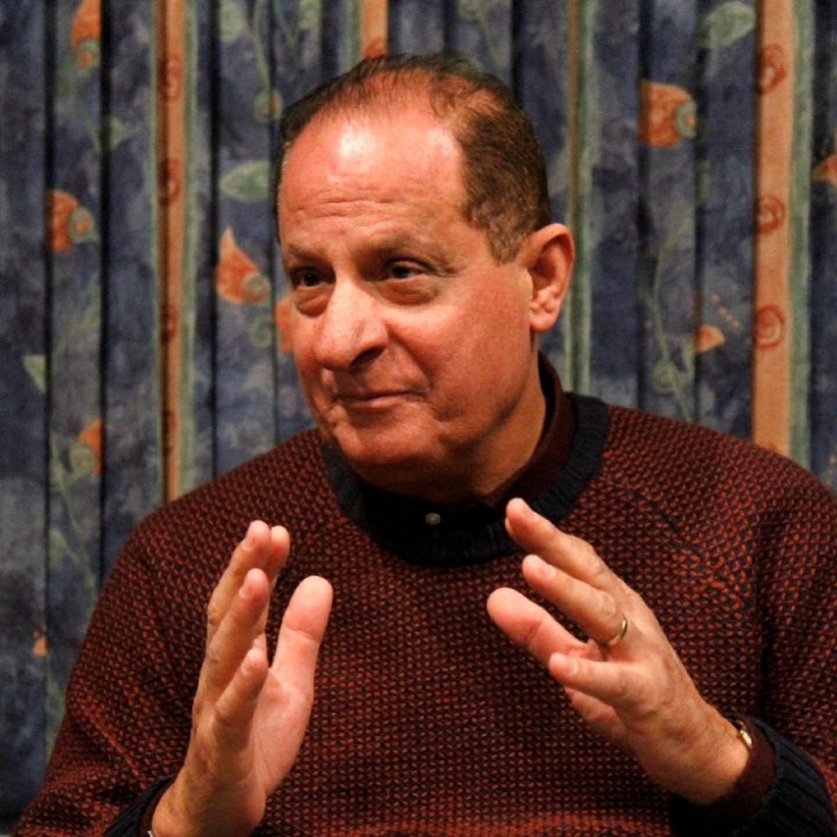 هاني مهنا: عمرو دياب ليس مطرباً وشيرين لا تصلح إلا للشعبي (فيديو)