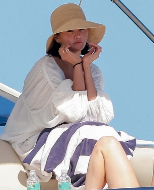 سيلينا غوميز على اليخت