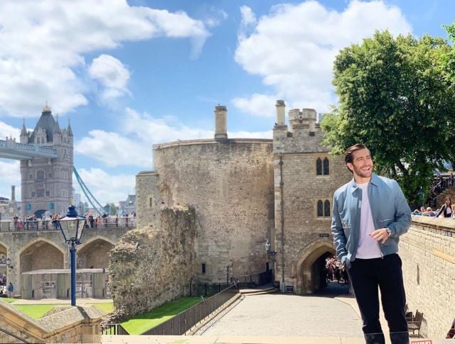 اجمل تنسيقات الملابس للرجال بالبنطلون الأسود