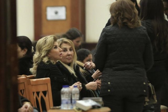 نادية الجندي وهالة سرحان في العزاء