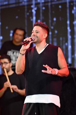 موزع موسيقي يكشف حقيقة تعرض محمد حماقي لأزمة صحية