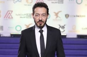 أحمد زاهر يتحدث عن محاولة ابتزازه وأسرته بعد اختراق حساب زوجته (فيديو)