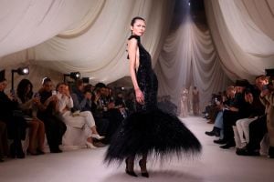 محمد آشي يغوص في الظل الفيكتوري في عرضه لربيع وصيف 2026