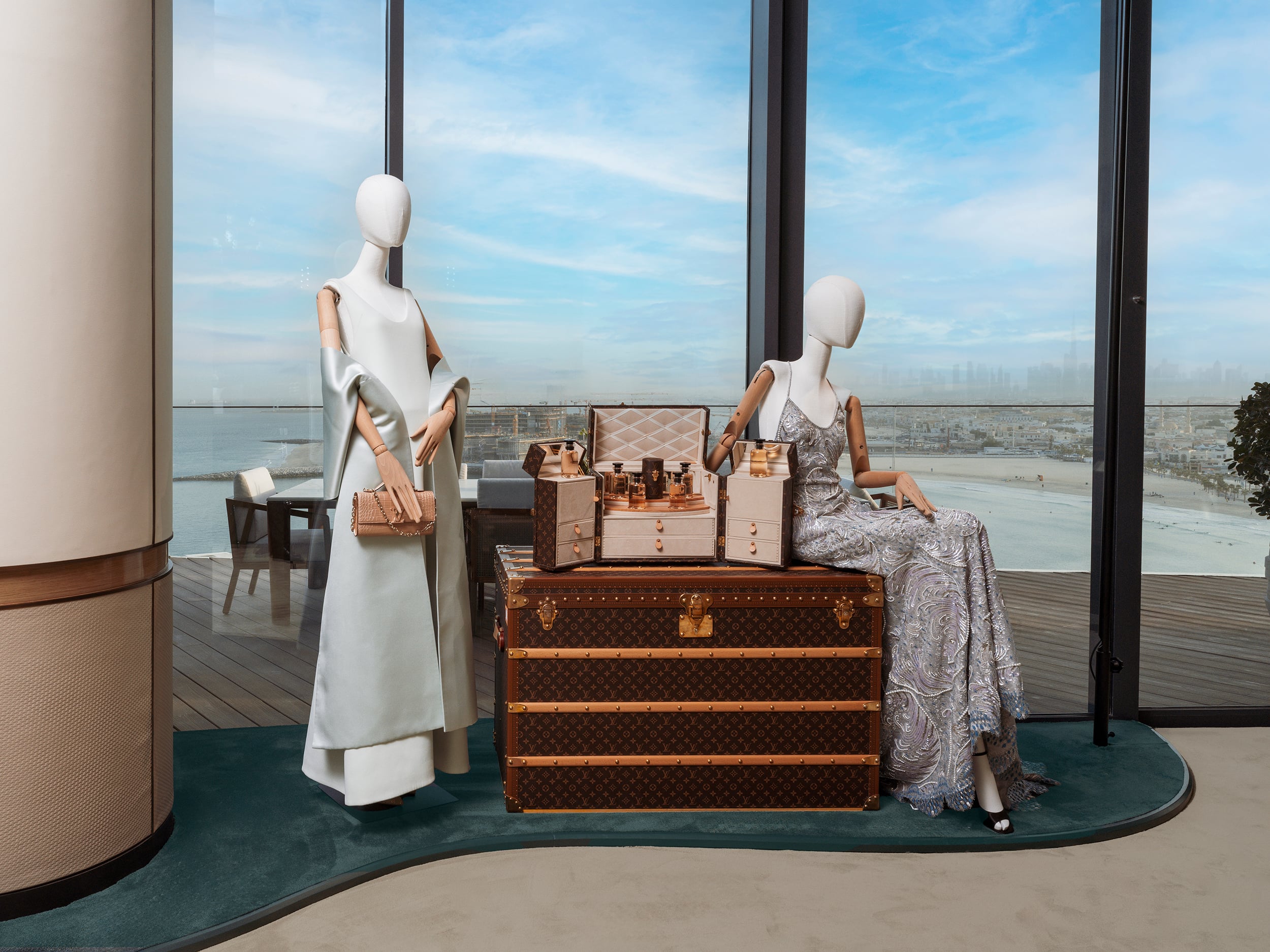 أزياء لويس فويتون النسائية