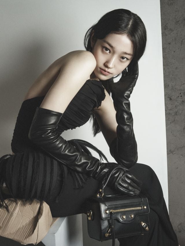 دار Balenciaga تطلق حملة مبهرة مع سفراء جدد